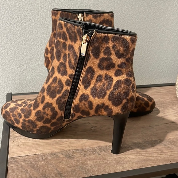 NWOT Nine West Bootie Heels 3.5 inch - Picture 1 of 4